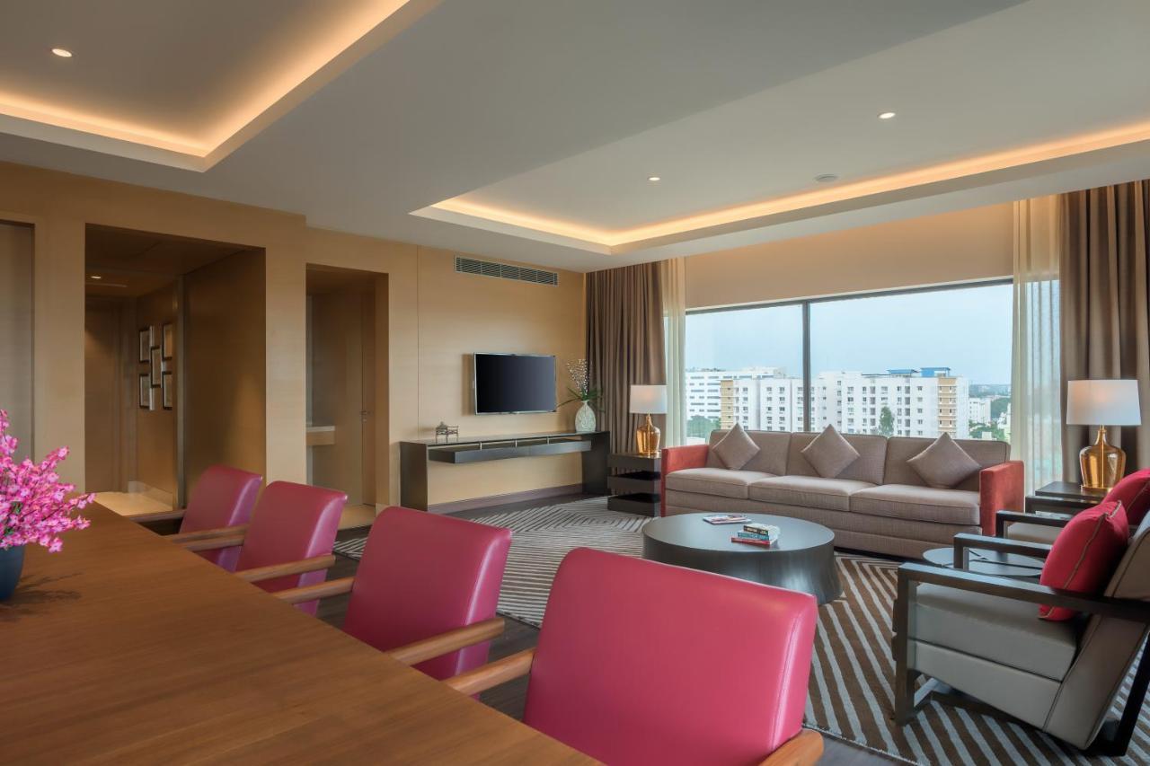 Feathers- A Radha Hotel, Hotel 5*