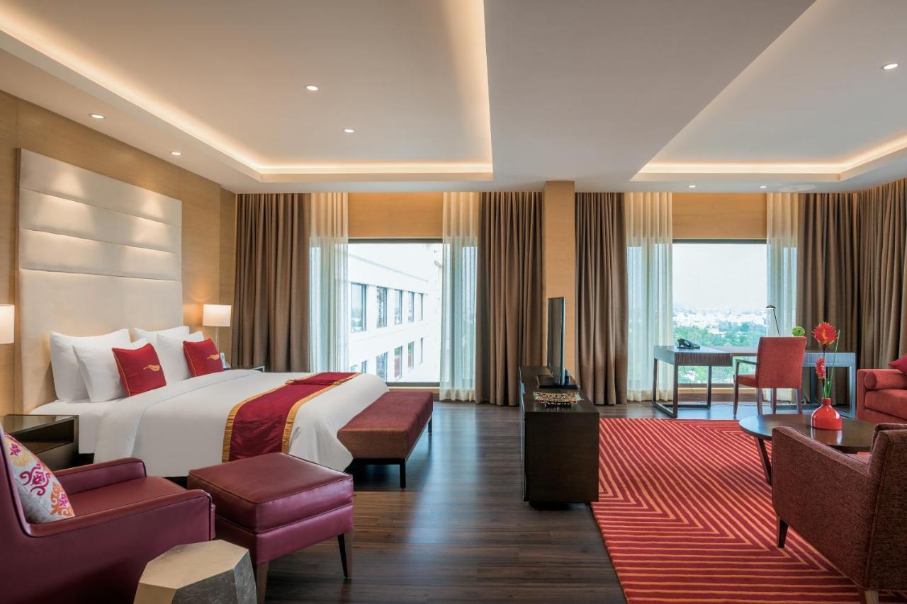 Hotel Feathers- A Radha Hotel,