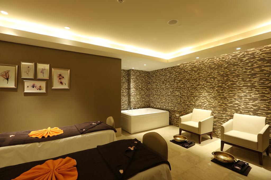 Feathers- A Radha Hotel, Hotel 5*