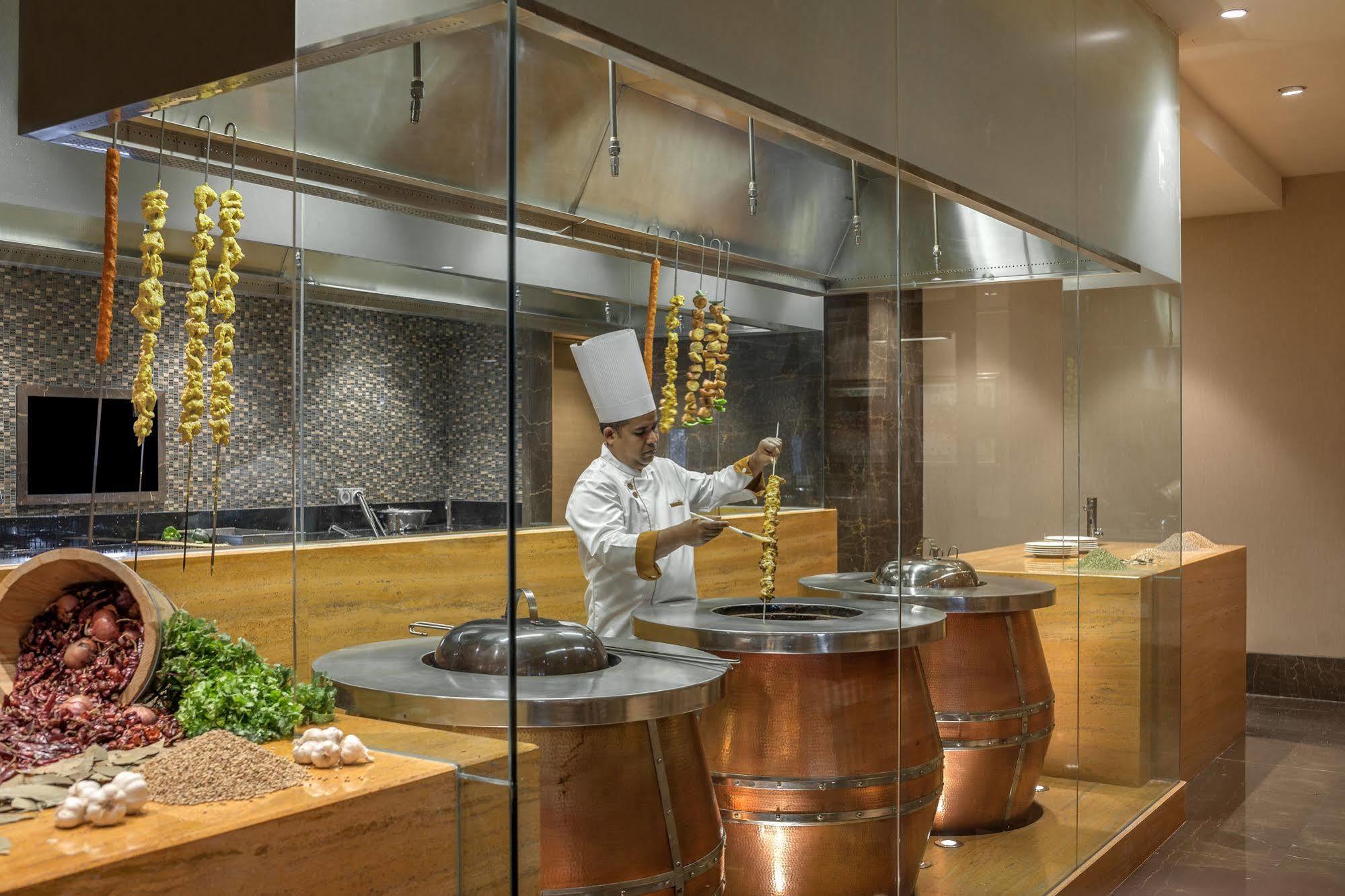 Feathers- A Radha Hotel, Hotel Chennai